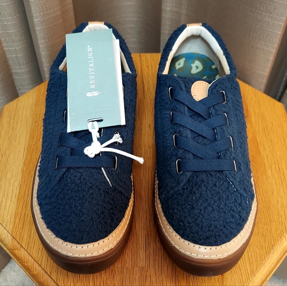 NWT REVITALIGN Textured Navy Sneakers with Tan Trim